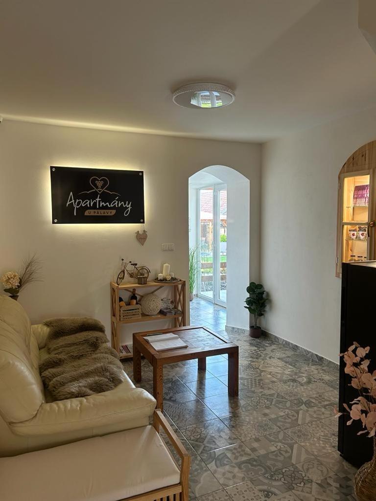 Apartmany U Palavy Pritluky Exterior photo